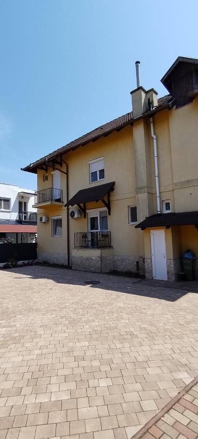 Levendula Apartmanhaz Hajdúszoboszló Exteriér fotografie