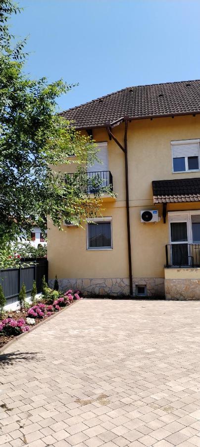 Levendula Apartmanhaz Hajdúszoboszló Exteriér fotografie
